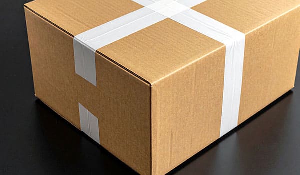 梱包された段ボール箱